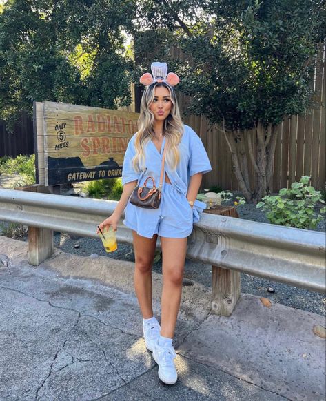 Trendy Disney Outfits, Disney Outfits Summer, Disneyworld Outfits, Epcot Outfit, Magical Fashion, Disney Park Outfit, Disney Attire, Disney Poses, Disney Trip Outfits