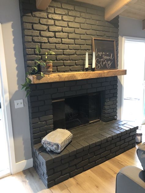 Fireplace Painting, Black Tile Fireplace, Black Mantle Fireplace, Black Brick Fireplace, Painting Brick, Black Mantle, Fireplace Black, Grey Fireplace, Mantle Fireplace