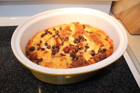 kings hawaiian bread pudding baked | Arts & Crackers English Bread Pudding Recipe, English Bread Pudding, Hawaiian Bread Pudding, English Traditions, Whisky Sauce, Scottish Desserts, English Bread, Bread Butter Pudding, English Desserts