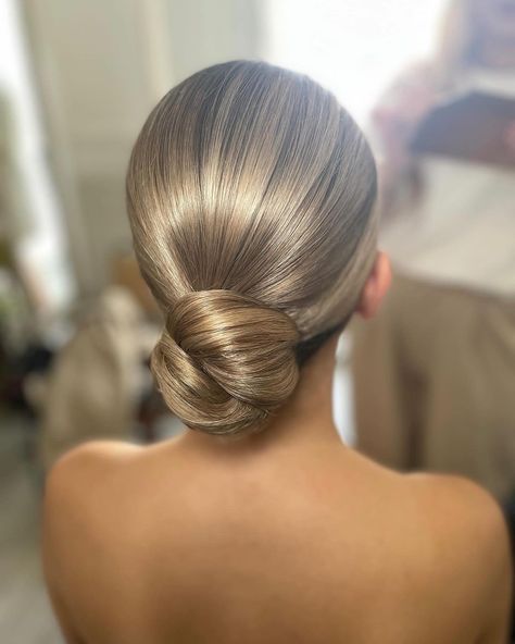 Sleek Elegant Bun, Low Soft Bun Wedding Hairstyles, Slick Bun Bridal Hair, Slick Low Bun Wedding Hair, Middle Bun Wedding Hair, Sleek Bridesmaid Hairstyles, Wedding Slick Back Bun, Bride Sleek Bun, Slicked Back Bun Wedding Hair