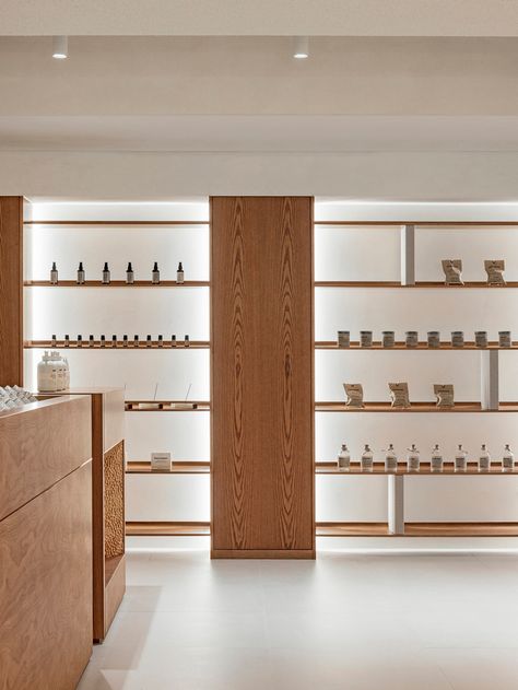 » GRANHAND Store by Studio Motif Aesop Store Design, Cosmetic Shelves, Aesop Shop, Aesop Store, Product Shelf, Fragrance Store, Hidden Spaces, Perfume Shop, Retail Shelving