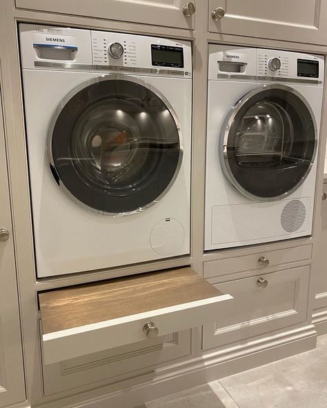 M&K Units Edenhouse Design on Instagram: “Utility Room  Recently installed with raised level @siemenshomeuk washing machine & tumble dryer with pull out shelves below. . . . .…” 2020 House Plans, Washer Dryer Laundry Room, Landry Room, Distressing Furniture, Room Pantry, Laundy Room, Laundry Floor, Laundry Time, Tiny Laundry Rooms