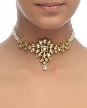 2.Choker but Indian-5 Imitation Jewelry to Buy for this Wedding Season Choker Necklace Designs, Antique Jewelry Indian, Pearl Choker Necklace, Jewelry Design Necklace, Jewelry Choker, Bridal Gold Jewellery, Traditional Jewelry, Gold Jewelry Fashion, Schmuck Design