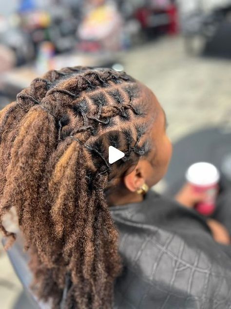 Cie Cie Retic on Instagram: "This style is so beautiful yet, so many Stylist get it wrong! Check out my hand placement during this quick barrel roll tutorial. #beautyprofessional #loctutorial #theehaircoach #coach_cie #locstyles" Barrel Rolls On Locs, Barrel Roll Locs, Dyed Locs, Hand Placement, Barrel Roll, Healthy Hair Tips, Dreadlock Hairstyles, November 30, Locs Hairstyles