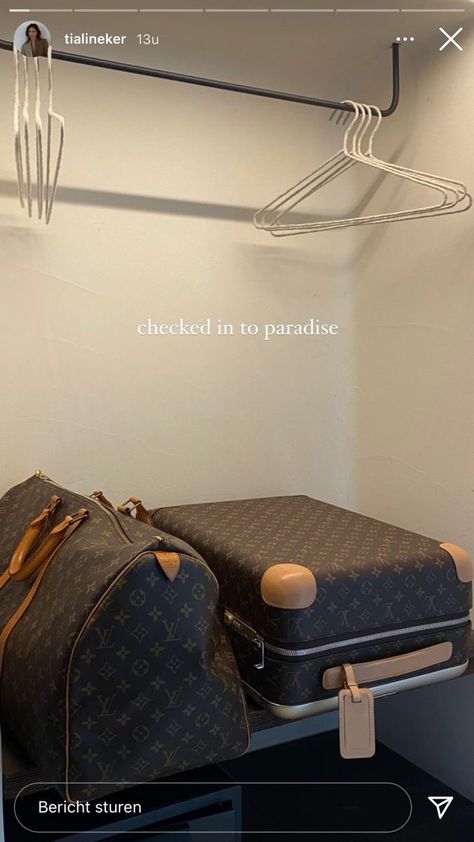 Louis Vuitton Suitcase Aesthetic, Louis Vuitton Travel Bag Aesthetic, Designer Suitcase Luggage, Mala Louis Vuitton, Bags For Airport, Louis Vuitton Airport, Travel Bags Aesthetic, Luv Bag, Suitcase Louis Vuitton