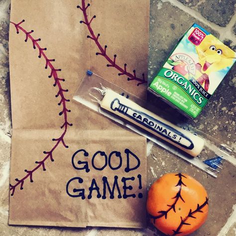 Tball Snacks, Baseball Game Snacks, Kids Sports Snacks, Tball Coach, Baseball Treats, Soccer Snacks, Baseball Snacks, Team Mom Baseball, Sports Snacks