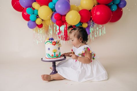 First Fiesta Photo Shoot, Cake Smash Photoshoot Ideas, Fiesta Cake Smash, First Birthday Cake Smash Photoshoot, Birthday Cake Smash Photoshoot, First Fiesta Birthday, First Fiesta, Cake Smash Photoshoot, Smash Photoshoot