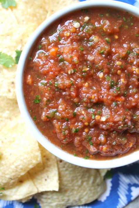 Get ready for the Super Bowl with this Spicy Habanero Salsa. Perfect game day snack! | ThisSavoryVegan.com Restaurant Salsa Recipe, Hot Salsa Recipes, Spicy Salsa Recipe, Habanero Salsa Recipe, Habanero Recipes, Restaurant Salsa, Mexican Party Food, Blender Salsa, Mexican Salsa Recipes