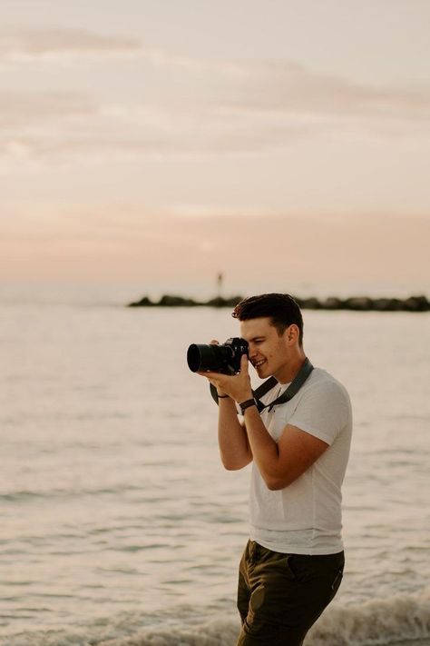 Holding Camera Pose, Man Holding Camera, Profile Photography, Business Career, Male Poses, Engagement Photoshoot, Book Series, Pose Reference, Photography Poses