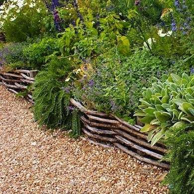 Wattle Fence, Diy Lawn, Bob Vila, Edging Ideas, Bamboo Garden, Willow Branches, Landscape Edging, Lawn Edging, Pallet Garden