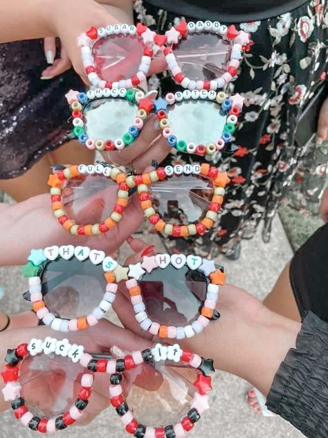 Summer Sunglasses Craft, Bucket List Craft, Summertime Aesthetic, Diy Sunglasses, Beaded Sunglasses, Beach Birthday Party, Preppy Beach, Beach Birthday, Aesthetic Tiktok