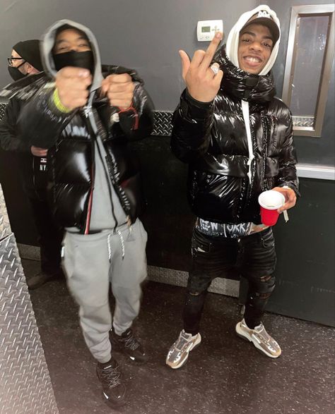 Dougie B and Bharlie B #nydrill #bronxdrill #kayflock #jeans #sneakers #puffer #puffercoat #rings #diamond #rapper #hoodie #skimask #durag Dougie B, Bronx Rappers, Nyc Pics, Drip Fits, Bronx Nyc, Nyc Fits, Thug Style, The Bronx New York, Rapper Style