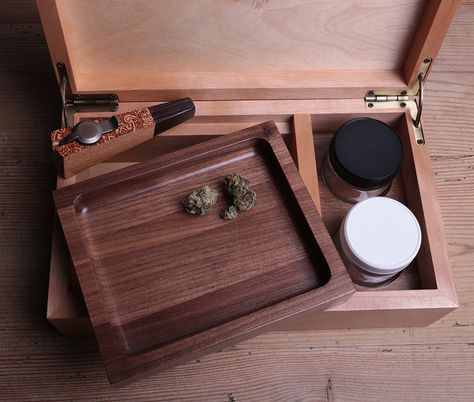 Wooden Stash Box Ideas, Stash Box Ideas, Edible Recipes, Bong Shop, Custom Wood Boxes, Wax Pot, Organizational Hacks, Educational Content, Stash Box