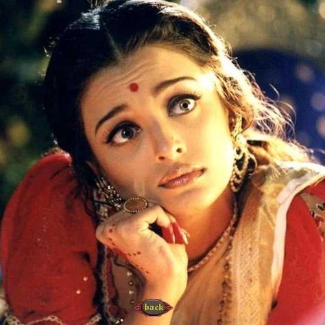 Devdas Paro Aesthetic, Aishwarya Rai Devdas, Sanjay Leela Bhansali Movies, Rani Aesthetic, Ram Leela, Aishwarya Rai Pictures, Bollywood Retro, Aishwarya Rai Photo, Bollywood Music Videos