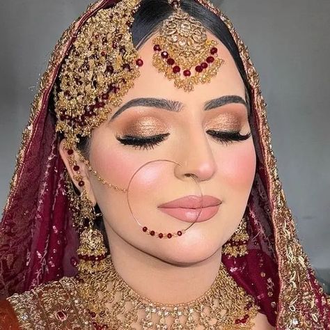 Sana Umar on Instagram: "Client's diaries ❤ Makeup hairs by @aymahussain We can customised in any colour according to your choice  Dm for prices or WhatsApp me on this number  +44 7934 197226 Please note, custom made order requires 4-5 weeks notice  For a fully personalised  experience, contact me now. We will bring your vision to life and advise you on what will suit you best on your dream day This set can be made in any colour and you can purchase individually pieces as well #jewelsbysanaumar#jewelry #jewels #jewelrydesigner #jewellerylovers #pakistaniwedding #pakistanifashion #weddinginspirations #newyork #dubai #london🇬🇧 #makeup #makeupartist #bridaljewellery #bridalmakeupartist #uk #uae #canadaò" Muslim Bridal Makeup, Punjabi Bride Makeup Bridal Looks, Desi Bridal Jewelry, Mua Makeup Looks, Desi Bride Makeup, Desi Bridal Makeup, Mehndi Makeup, Asian Bridal Jewellery, Muslim Bridal