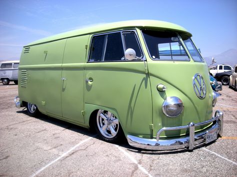 VW Volkswagen Split Bus | Explore KDFKID's photos on Flickr.… | Flickr - Photo Sharing! Vw Split Window Bus, Kombi Hippie, Vw Splitscreen, Volkswagen Minibus, Volkswagen Camper Van, Vw Westfalia, T1 Bus, Volkswagen Van, Vintage Vw Bus