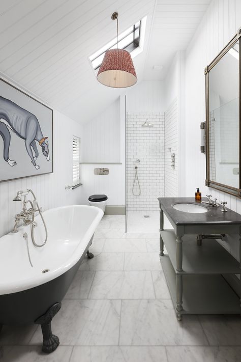 Ham Interiors en suite design The Views Ham Interiors, Luxury Ensuite, Bathroom Decorations, Interior Staircase, Henley On Thames, Hallway Designs, Bad Inspiration, Modern Bathrooms, Steam Showers Bathroom