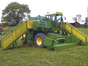 FARM SHOW - Old Combine Turned Into Playground Diy Slide Playground, Slide Playground, Diy Slide, Old John Deere Tractors, Backyard Playset, John Deere Combine, Playground Toys, Farm Show, Outdoor Play Areas