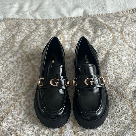 Guess Slip-On Loafer Brand New Never Worn Size 5 Substitute Outfits, Guess Loafers, Mary Jane Shoes Flat, Womens Black Flats, Chunky Loafers, Rhinestone Flats, Slip On Espadrilles, Platform Loafers, Platform Heels Chunky