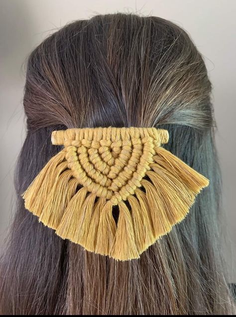 Macrame Hair Clips, Macrame Scrunchie, Macrame Blouse, Macrame Ribbon, Macro Macrame, Macrame Headband, Ancient Egypt Art, Door Wreaths Diy, Macrame Patterns Tutorials