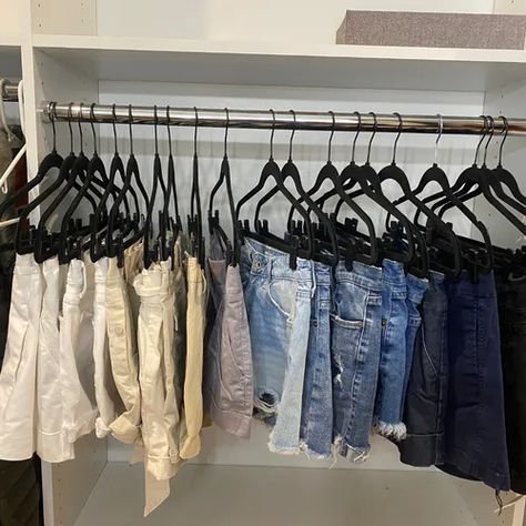 Instead of folding up your jeans or jean shorts and shoving them into a drawer, hang them up for easy access! Hanging them up makes it so much easier to see them all, plus it helps with wrinkling ✔️ Jean Shorts Organization, Hanging Shorts In Closet, How To Hang Shorts, Shorts Organization, Organize Wardrobe, Closet Hacks, Future Room, Bedroom Organization, Jerry Can