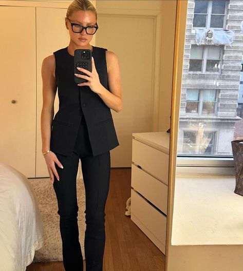 danielle (@daniellepheloung) • Instagram photos and videos All Black Professional Outfits, Business Professional Outfits Women, Andie Anderson, Corporate Fits, Summer Office Looks, Future Ceo, Black Work Outfit, Corporate Girlie, Corporate Girl