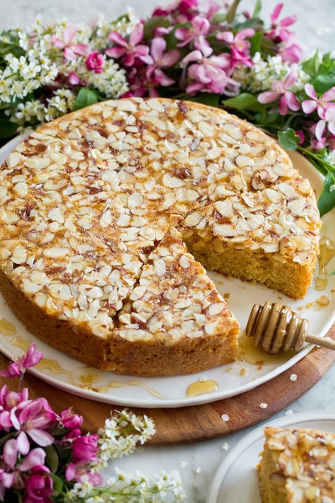 Honey Cake Honey Cake Recipe Easy, Honey Almond Cake, Honey Dessert, Honey Cake Recipe, Simple Dessert, Oat Cakes, Honey Almonds, Honey Cake, Almond Cake