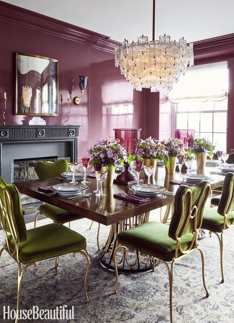 burgundy Family Interior Design, Dining Room Paint Colors, Lacquered Walls, Dining Room Paint, Dining Room Colors, Beautiful Dining Rooms, Elegant Dining Room, Room Paint Colors, Small Dining