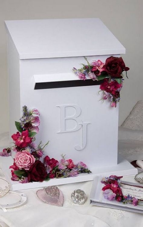 post box decorated with red roses / http://www.himisspuff.com/mailbox-wedding-decor-ideas/4/ Creative Wedding Card, Modern Wedding Diy, Diy Card Box, Wedding Gift Card Box, Wedding Post Box, Money Box Wedding, Wedding Card Box, Wedding Card Holder, Gift Card Boxes