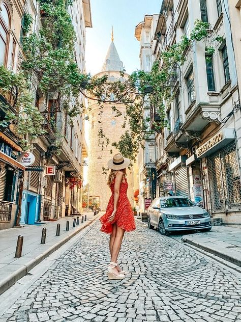 7 Day Turkey Itinerary to Istanbul, Bodrum & Cappadocia - THE EVOLISTA How To Pose On Vacation, How To Take Vacation Pictures, Taormina Photo Ideas, Turkey Vacation Pictures, Poses For Vacation Pictures, Poses On Vacation, Pictures To Take On Vacation, Turkey Vacation Outfit, Vacation Picture Poses