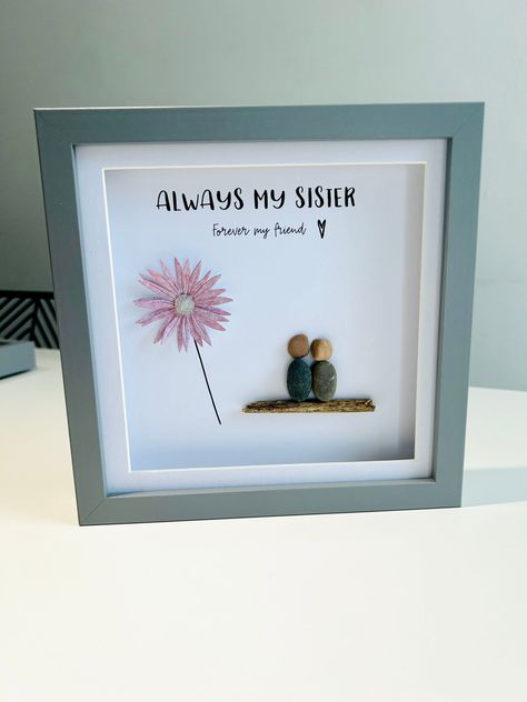 Diy gifts for her Sister Frame Ideas, Sister Bday Gifts, Sister Pebble Art, Handmade Gift Ideas For Sister, Present Ideas For Sister, Handmade Gifts For Sister, Diy Gift For Sister, Diy Gifts For Sisters, Diy Gifts Sister