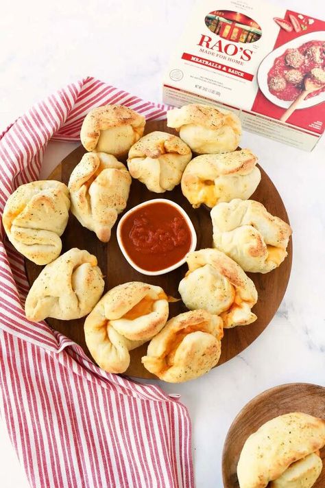 Golden-brown mini pizza dough calzones are stuffed with tender meatballs, marinara and cheese. These are a perfect lunch, appetizer, or game day snack!This post is sponsored by The National Frozen Meatball Calzone Recipe, Mini Pizza Dough, Best Frozen Meatballs, Meatballs Marinara, Pizza Balls, Muffin Pan Pizza, Spicy Honey Chicken, Blueberry Cake Mix, Grilled Chicken Wraps