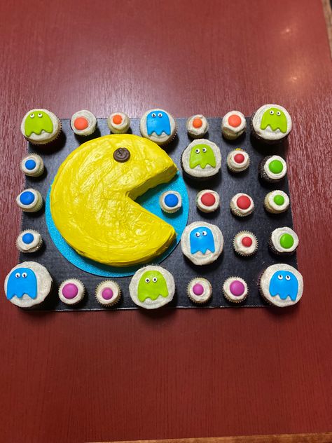 Pac Man Cake Ideas, Pac Man Birthday Party, Pac Man Cake, Kid Cakes, Cupcakes For Men, Man Cake, Cake And Cupcakes, Mens Birthday Party, Birthday Cakes For Men