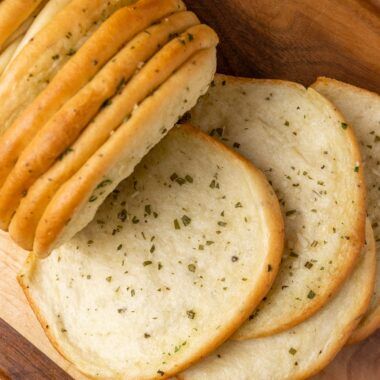 Garlic Herb Pull-Apart Bread (Vegan) - Sarah's Vegan Kitchen Garlic Herb Butter, Pull Apart Bread, Vegan Parmesan, Vegan Kitchen, Herb Butter, Garlic Herb, Vegan Condiments, Autumn Coffee, Pull Apart