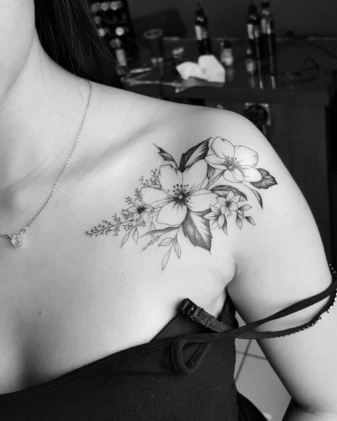 Wildflowers Tattoo, Model Tattoos, Tato Ikan Koi, Tato Jari, Bone Tattoos, Ikan Koi, Shape Tattoo, Inspiration Tattoos, Shoulder Tattoos For Women