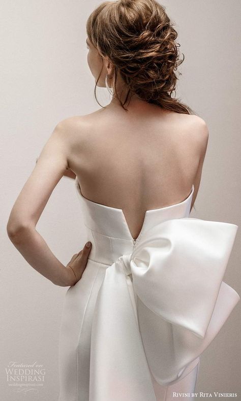 rivini rita vinieris fall 2021 bridal strapless sweetheart neckline clean minimalist fit flare mermaid wedding dress bow back chapel train (10) zbv -- Rivini by Rita Vinieris Fall 2021 Wedding Dresses | Wedding Inspirasi #wedding #weddings #bridal #weddingdress #weddingdresses #bride #fashion #label:RivinibyRitaVinieris #season:Fall/Winter #week:432020 #year:2021 ~ Wedding Dress Bow Back, Rivini By Rita Vinieris, Dress Bow Back, Wedding Dress Bow, Rita Vinieris, Minimalist Gown, Sabrina Dress, Bow Wedding Dress, Goth Wedding