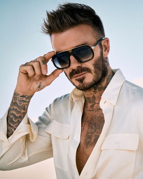 Mens Sunglasses Fashion 2024, David Beckham Summer, David Beckham Style Outfits, David Beckham Sunglasses, David Beckham Style, Beckham Style, Sunglasses 2023, Armani Suits, Mens Sunglasses Fashion