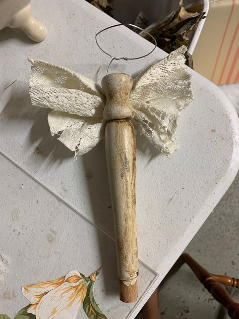 She measures 8 1/2 x 6". This adorable angel is made from chair, spindles, lace and love. She is great in any decor and a must have out at holiday time. Each angel is slightly different than the other since they are a handcrafted  item. Primitive Angels Diy, Angel Wing Ornaments Diy, Bed Springs Repurposed, Clothespin Angels, Vintage Lace Crafts, Lace Angels, Shabby Chic Xmas, Christmas Angels Diy, Primitive Angels