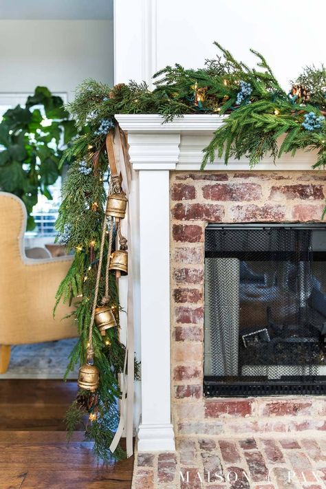 Looking for the best holiday greenery? Check out these realistic Christmas trees, wreaths, and garlands that are perfect for classic holiday decorating! Juniper Garland, Christmas Mantel Garland, Rustic Christmas Mantel, Holiday Mantel Decor, Christmas Fireplace Mantels, Mantel Garland, Realistic Christmas Trees, Cedar Wreath, Pre Lit Garland