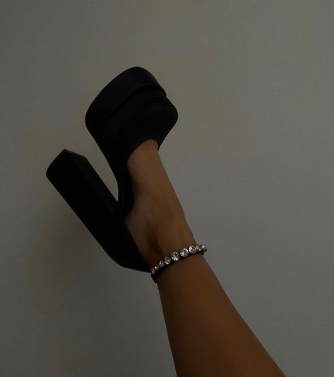 Versace Heels, Heels Aesthetic, Fashion Shoes Heels, Cute Shoes Heels, Shoes Heels Classy, Prom Heels, Heels Classy, Stunning Shoes, Fancy Shoes