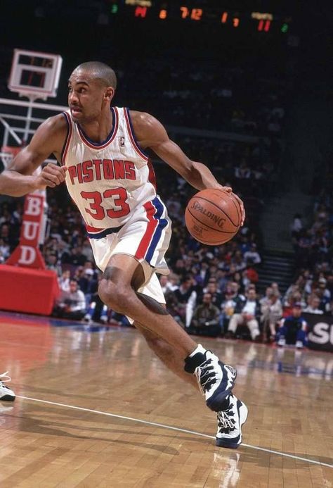 Simply Basketball Best Nba Players, Grant Hill, Detroit Sports, Vintage Basket, Dj Booth, Basketball Star, Basketball Leagues, Nba Legends, Duke Basketball