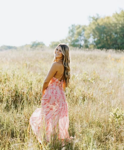 Silk Dress Senior Pictures, Senior Picture Nature Photo Ideas, Open Field Photoshoot Poses, Long Dress Field Photoshoot, Senior Casual Outfits, Long Dresses For Senior Pictures, Senior Picture Maxi Dress, Senior Portraits Flower Field, Colorful Senior Picture Outfits