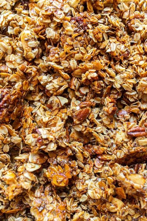 Easy Honey Granola Granola Base Recipe, Natashas Kitchen Granola, Granola Honey Recipe, Crock Pot Granola, Dehydrated Granola, Gronala Recipes Easy, Granola Recipe Honey, Gronala Recipes, Holiday Granola Recipe