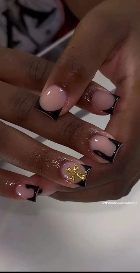 Short Black Set Nails, Black Short French Tip Acrylic Nails, Short French Tip Overlay Nails, Short Nails With Black Tips, Black And White Nails Acrylic Short, Black Short Nails Ideas Aesthetic, Cute Short Easy Nails, Black Prom Nails Acrylic Short, Short Black French Tip Nails With Charms