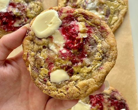 PISTACHIO-RASPBERRY COOKIES Raspberry Pistachio Cookies, Recipes With Pistachio Cream, Pistachio Cream Cookies, Pistachio Thumbprint Cookies, Pistachio Raspberry, Pistachio Butter, Cookie Crunch, Pistachio Cookies, Raspberry Cookies