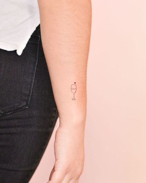 Wine Tattoo, Minimal Tattoo Designs, Minimal Tattoo Ideas, Food Tattoos, Mouthwatering Food, Cooking Art, Fine Line Tattoos, Minimal Tattoo, Line Tattoos