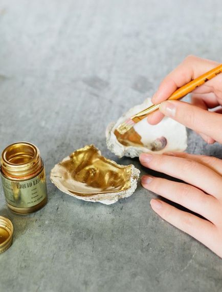 Art Coquillage, Oyster Shell Crafts, Seashell Projects, Seashell Painting, Astuces Diy, Shell Crafts Diy, Painted Shells, Oyster Shells, Seashell Art