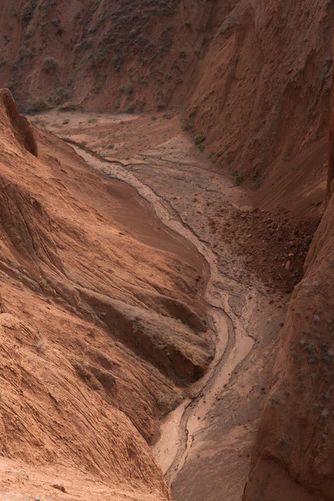 Brown Mountain Aesthetic, Brown Mountains, Rain Shadow, Desert Places, African Plains, Mountain Aesthetic, Mountains Aesthetic, Art Final, Sun Shadow