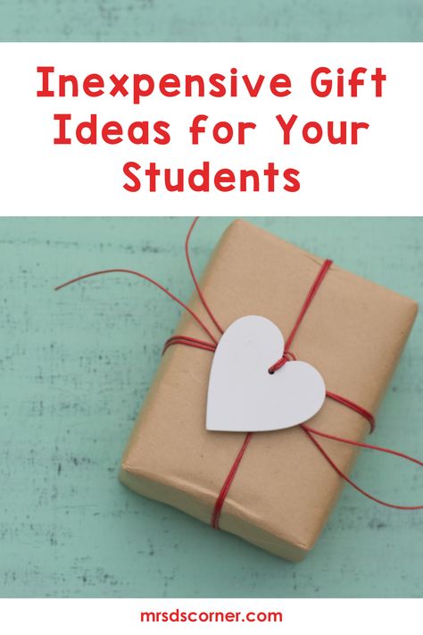 Do you enjoy giving gifts to your students? Whether it’s back to school, Christmas, birthdays or the end of the school year, all students enjoy receiving gifts from their teachers. If you are looking for simple, inexpensive gift ideas for your students, here are 15+ of my favorite presents for my students. These gifts are cheap, free, or easy to make. They are great for all ages. They are also perfect for buying ahead of time and storing for class birthdays or special days during the school year Gifts For Teen Students, End Of Year Presents For Students, Classroom Gift Ideas For Students, Back To School Gifts For Students Ideas, End Of Year Class Gifts For Students, Cute Gifts For Students, Graduation Day Gift Ideas, Thank You Gifts For Students, Student Of The Month Gift Ideas