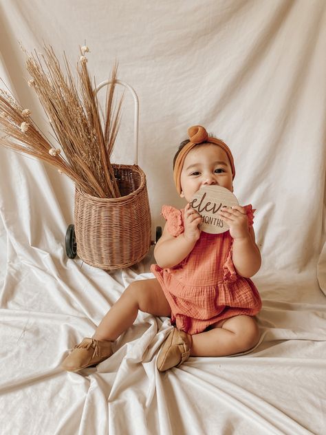 boho baby, 11 months old, baby photography Boho Theme, Neutral Baby, Boho Baby, Neutral Fashion, Baby Milestones, Estilo Boho, Baby Photography, Mom Life, Boho Chic